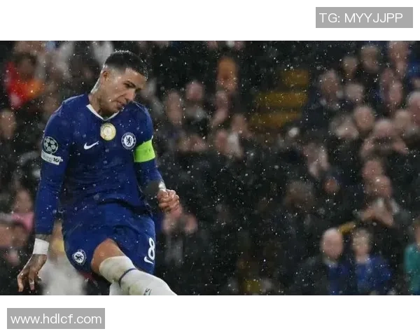 从“水货”到“英雄”：斯坦福桥的那些救赎时刻，谁说切尔西新援注定沉沦？